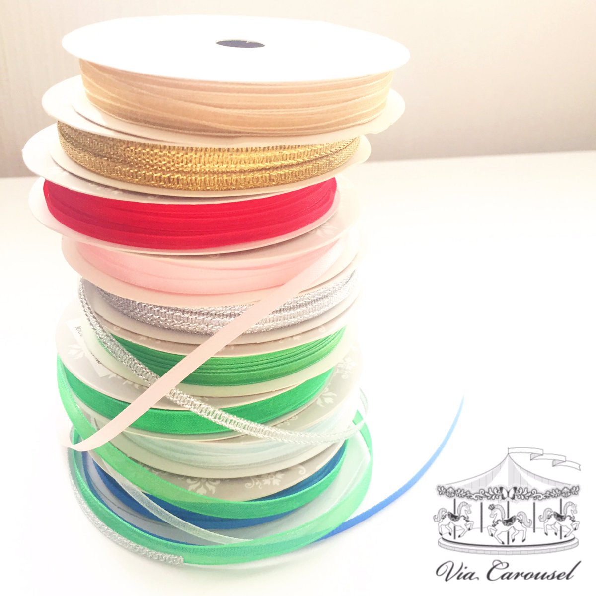 Via_Carousel's tweet photo. Ribbons for a bookmark of fabric note. These cuties make me happy always!
#fabricnotebook #Ribbon https://t.co/0AOaXqbLjN