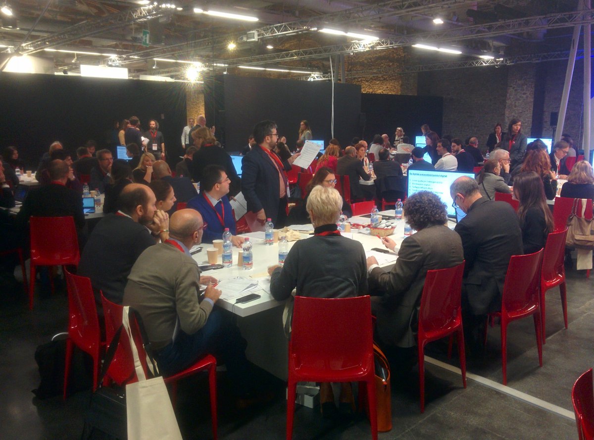 A #EcosistemiDigitali è iniziata la discussione sul primo tema "Da digitale a ecosistemi turistici digitali" #bto2016