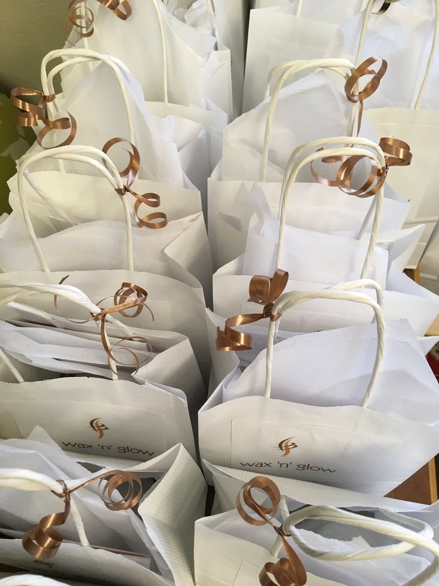 waxnglow's tweet photo. Wax NGlow elves have been busy for the Christmas fair tomorrow. Candy floss and vintage gardenia fragrances now available. @TycoonInSchools https://t.co/Dzrpo3u1gy