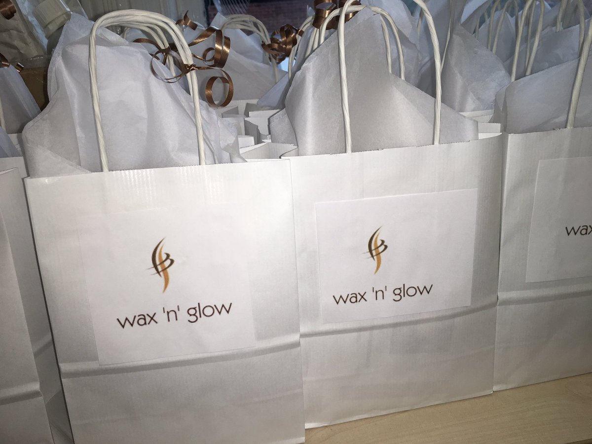 waxnglow's tweet photo. Wax NGlow elves have been busy for the Christmas fair tomorrow. Candy floss and vintage gardenia fragrances now available. @TycoonInSchools https://t.co/Dzrpo3u1gy