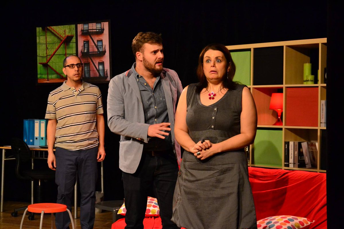 Bonne #ambiance lors de la première de "Une semaine... Pas plus!". Vous souhaitez vous joindre à nous? resa@lepoche.be #theatre #humour