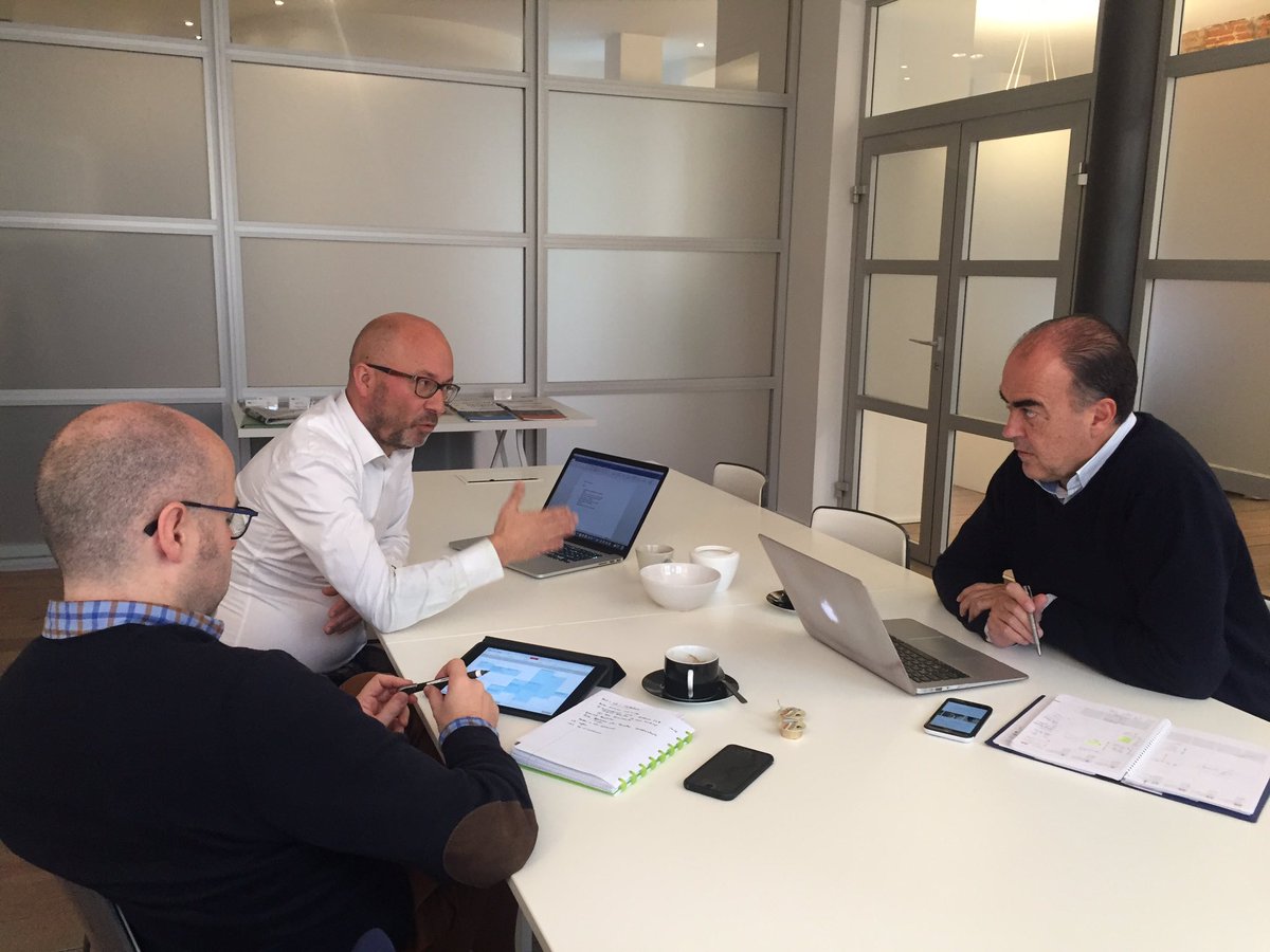bartdecl's tweet photo. Opvolgingvergadering met @Karl_Drabbe @vrijdagboeken en @LucColemont @StopDarmkanker over #AllesinTwitterland We keep on going! https://t.co/hBNW83HOVz