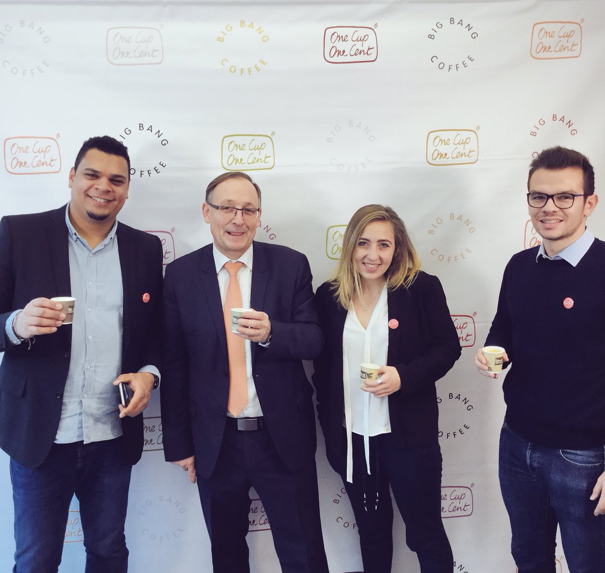 BigBangCoffee_'s tweet photo. Merci de partager l'engagement #bigbangcoffee au  #SocialSellingForum avec @loicsim #onecuponecent #social #entrepreneur #startup https://t.co/q36joEXFnM