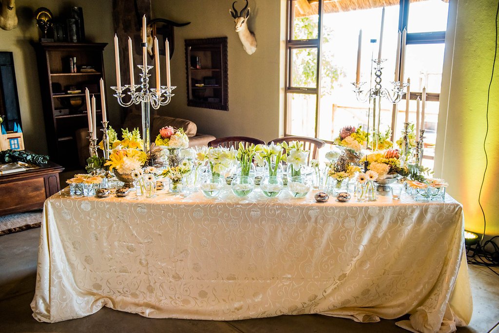 MountainviewGR's tweet image. weekend prep at #mountainviewgr with the magnificent team from #caariflora! #maintable #weddingideas #gorgeous #mountainviewgr