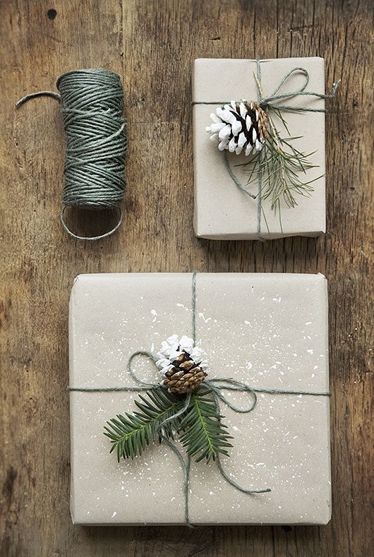 Welcome #December🎄Voi come realizzerete i pacchetti di #Natale? Un po' di spago, i regali del bosco o del parco in città e il gioco è fatto💚