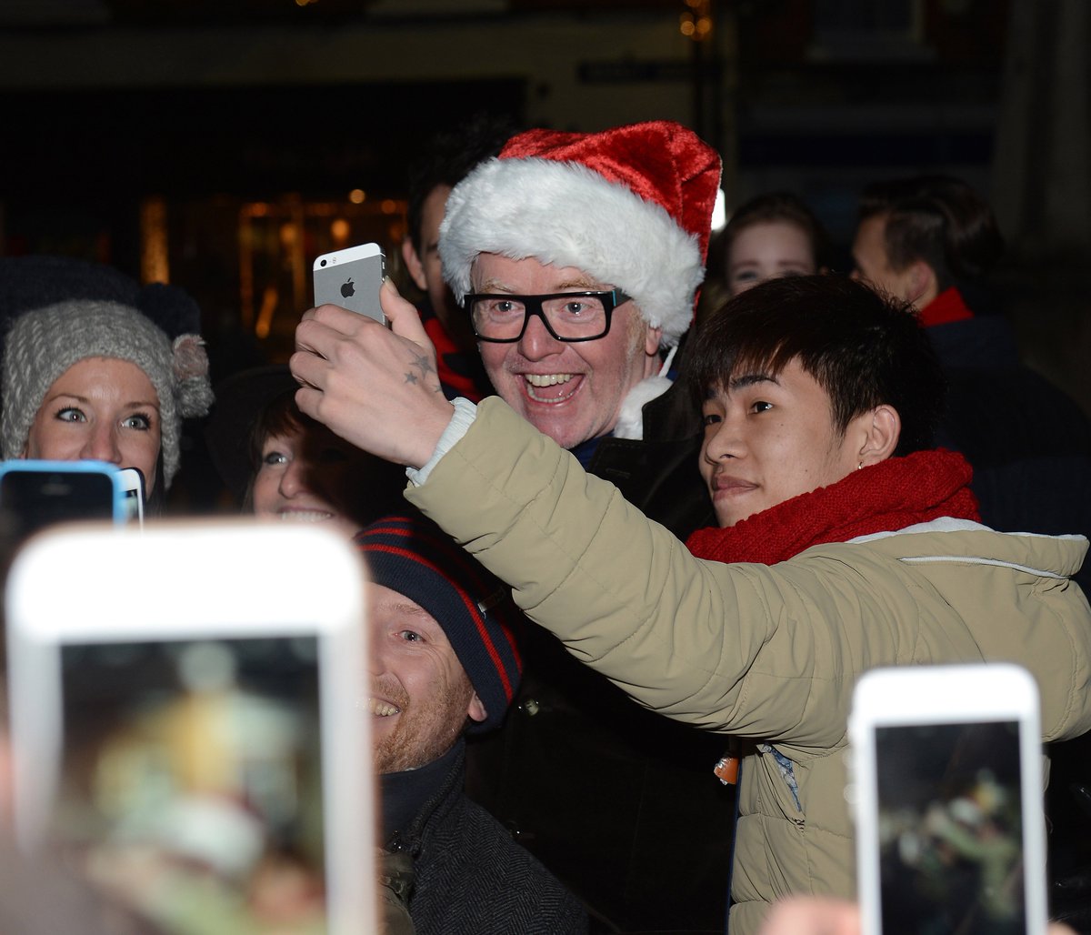 NickParford's tweet photo. .@ChefTomKerridge and @achrisevans attend the @PH_Marlow Premiere evening.@MaidenheadAds https://t.co/LWGkOYPMnR