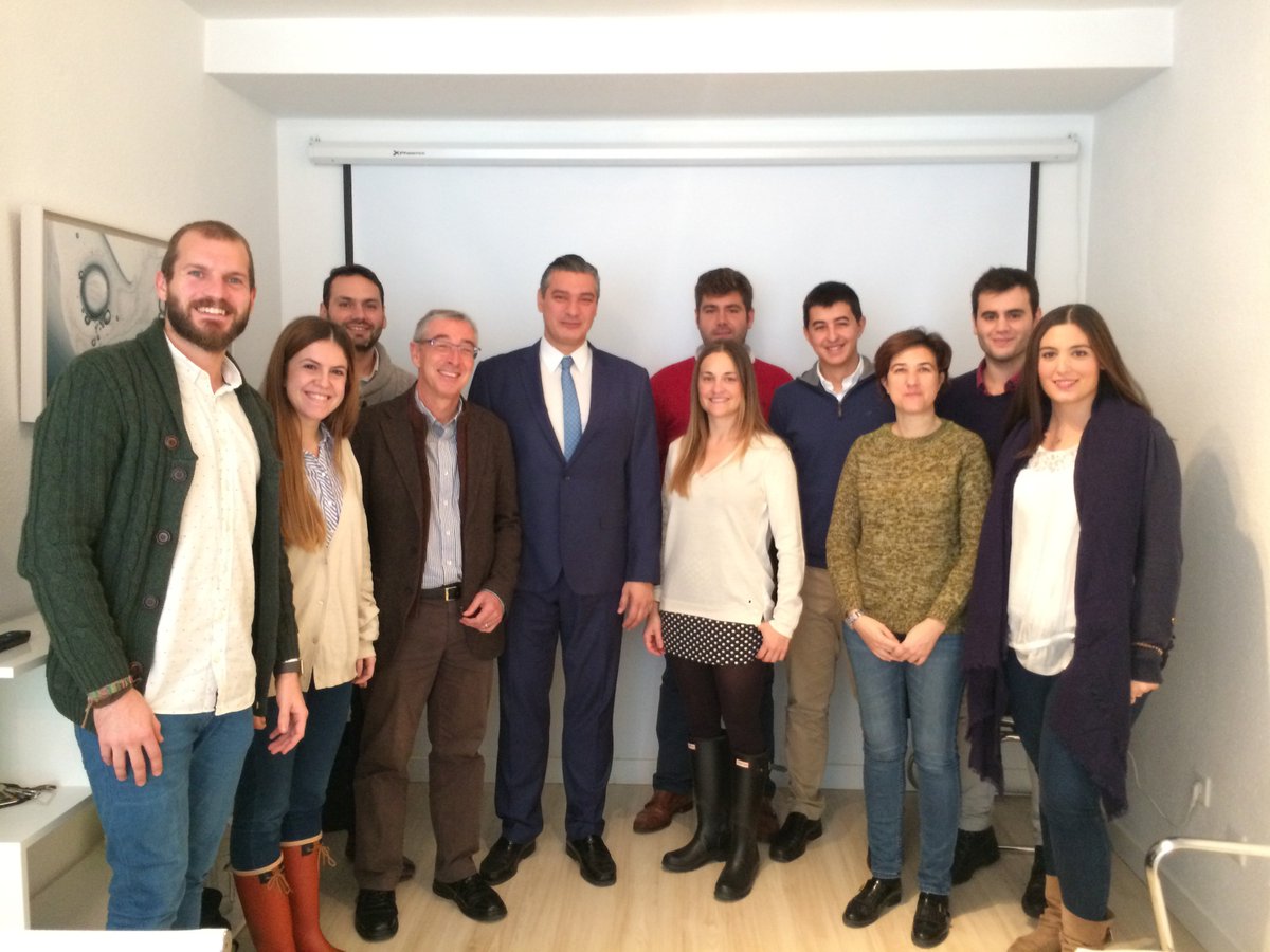 _TorresAbogados's tweet photo. Genial e innovadora sesión de #DesayunosConSentencias a cargo de Don  Antonio Illana sobre el Derecho de Personas Mayores o #Gerontología. https://t.co/j0HFgqxwf6