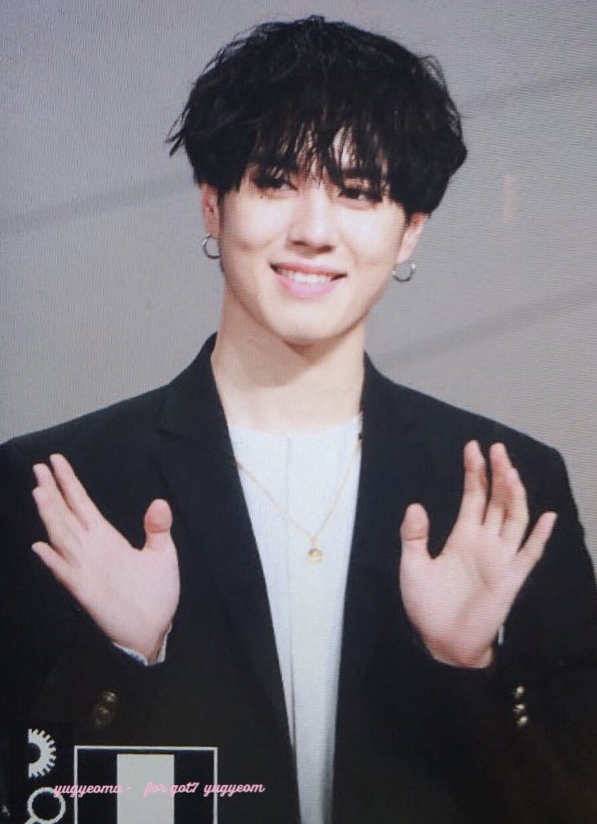 YUGYEOMA_1117's tweet photo. 161202 MAMA #유겸 #Yugyeom 💘💘 https://t.co/m88vtiPQd7