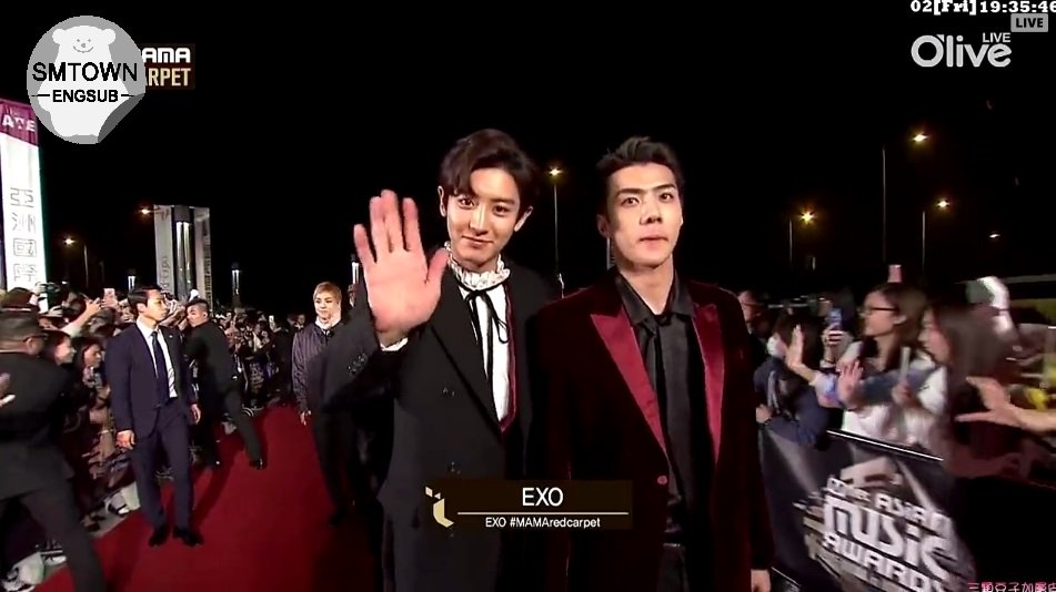 SMTownEngSub's tweet photo. EXO arrived on the 2016 MNET Asian Music Awards Red Carpet #MAMARedCarpet https://t.co/GQsSAPsExt