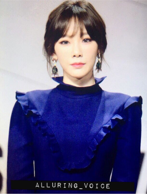 [PIC][01-12-2016]TaeYeon khởi hành đi Hồng Kông để tham dự "2016 Mnet Asian Music Awards" vào hôm nay  - Page 4 CyqkAEbUsAAykEy