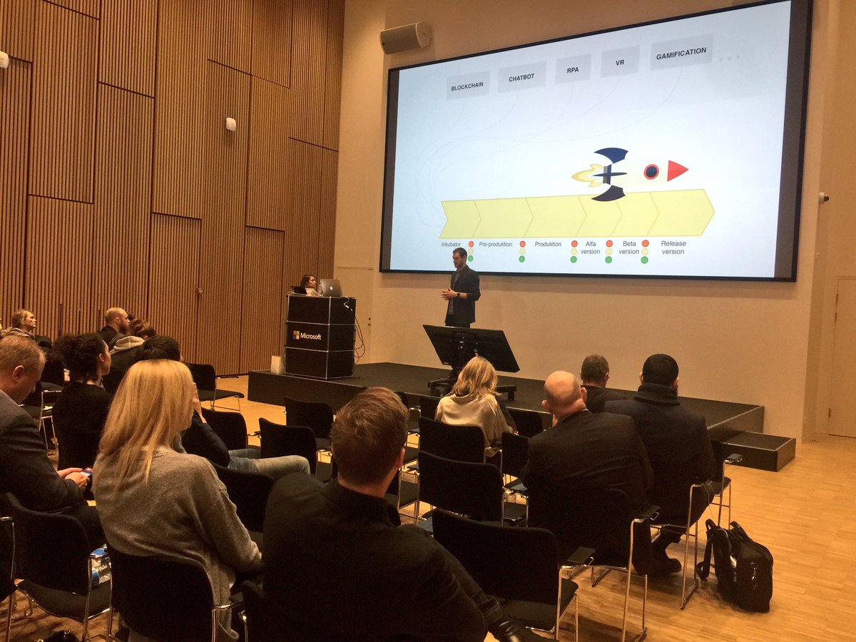 Med den her raketog eksperimenteren med teknologier som Blockchain, chatbot, VR, m.fl. blev @Skat_DK lige 5% mere sexet 😉 #plustalks