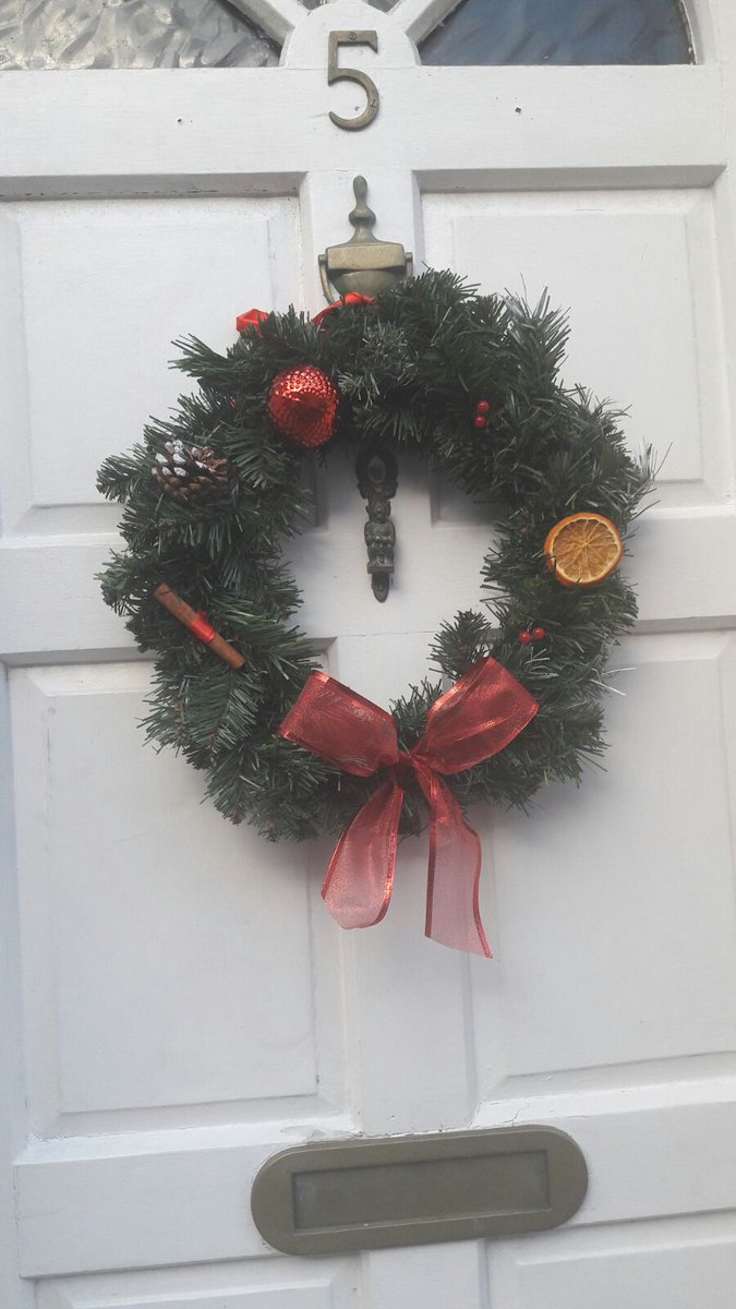 DDPSLTD's tweet photo. Traditional or modern? Choose your own colour scheme with our high quality handmade artificial Christmas wreathes! ♻🎄🎅 https://t.co/Zao2FSx2zf