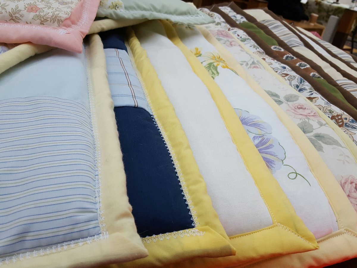 Should have said, it's tablet. Also selling baby quilts at Potterrow, all proceeds if any to <a href="/EastLothianAidR/">ELAR</a>