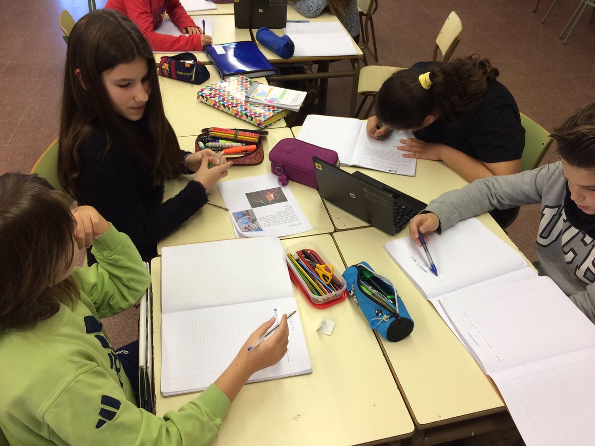 SanperaTorras's tweet photo. Desdoblaments #writtentext in #English year 6 pupils write school's News! #cooperative #groupwork @CRP_Granollers https://t.co/fajrNNtwjP