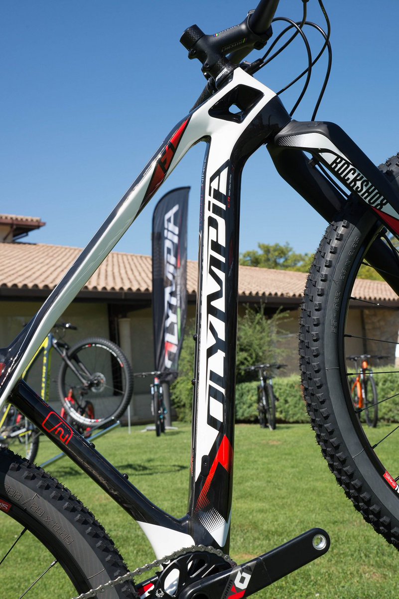 #OlympiaF1

Descubre el modelo más exclusivo e innovador de Olympia.
¿Qué opinas?

olympia-cycles.com/es/modelos/rig…