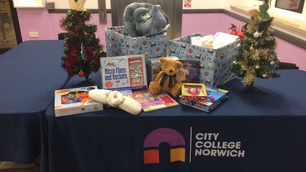 AdviceShopCCN's tweet photo. Excellent presents collected by @AdviceShopCCN so far&we are still going!Thanks everyone so far.. Still time to donate! #sendasmilewithsanta https://t.co/hnXRmsbWH6