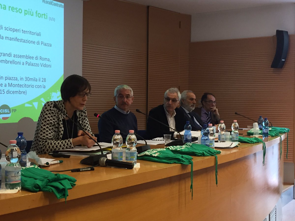 cislfp's tweet photo. Al centro del CG #cisl-fp #accordo #lavoropubblico con @mauriziobernava #faverin #volpato #eorailcontratto #ContrattoSubito https://t.co/jbpnWwKB4L