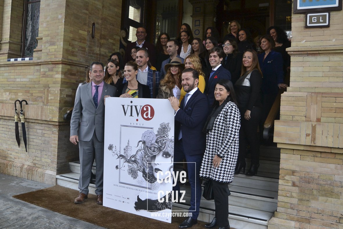 cayecruzcom's tweet photo. ¡Nuevo Post! Todas las novedades de @WeLoveFlamenco y el timing completo de desfiles ya en el blog: https://t.co/xRdFIOSVaX #TDSModa https://t.co/jJMIfivb2m