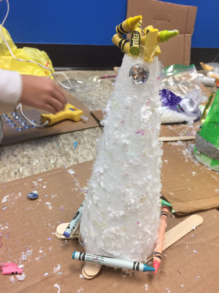DrSHAnderson's tweet photo. Ss designed trees. 'Tis the season 🌲 #designthinking #njed #mtpspride @FVgrade3 #FVcreates #makered https://t.co/RfJjX76ZrQ