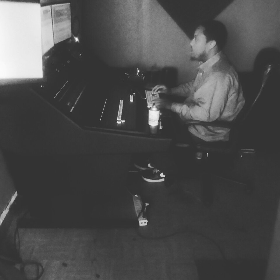 Engineer/producer @datmancyp in a earlybird session right now with #getmoneykid!!
#quantumbeatsstudios 
#southcarolinamusic
#audioengineer