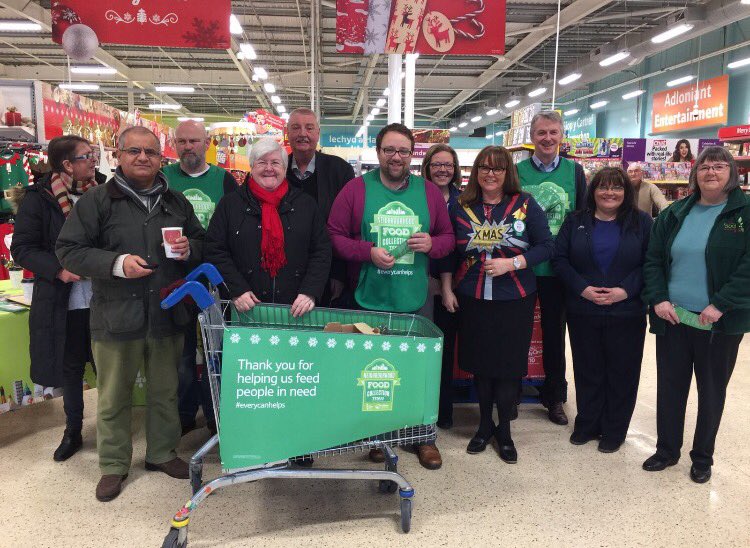 Great crowd helping collect at <a href="/TescoMaesteg/">Tesco Maesteg</a> for <a href="/BEndFoodBank/">Bridgend Foodbank</a> - and simply blown away by bottomless generosity of shoppers. Thank you all!