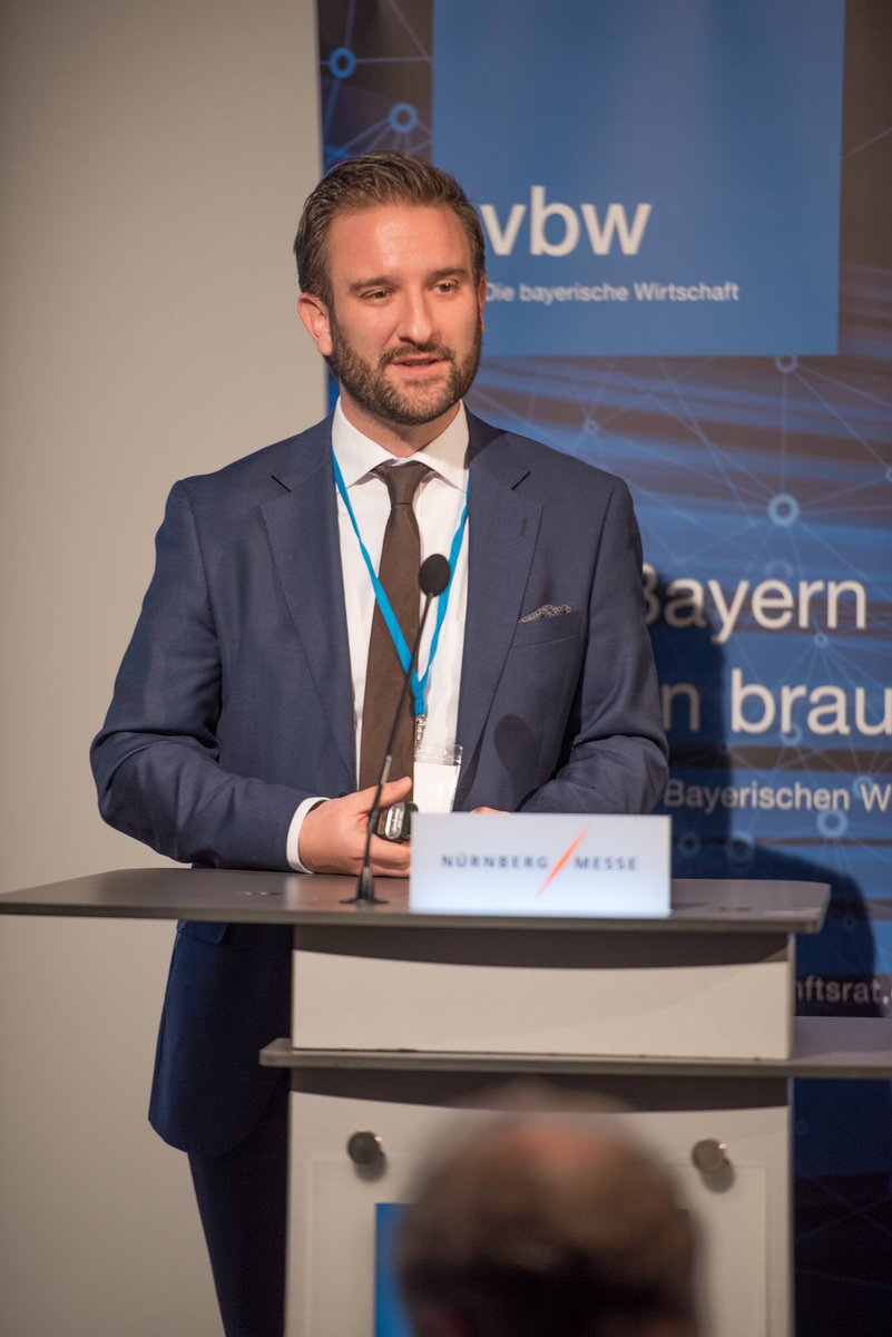 soley's tweet photo. Frag den Rat in #Nürnberg @lesymposium: Soley präsentiert #SmartData in der Praxis @vbw_bayern https://t.co/5sLSLFmBDc
