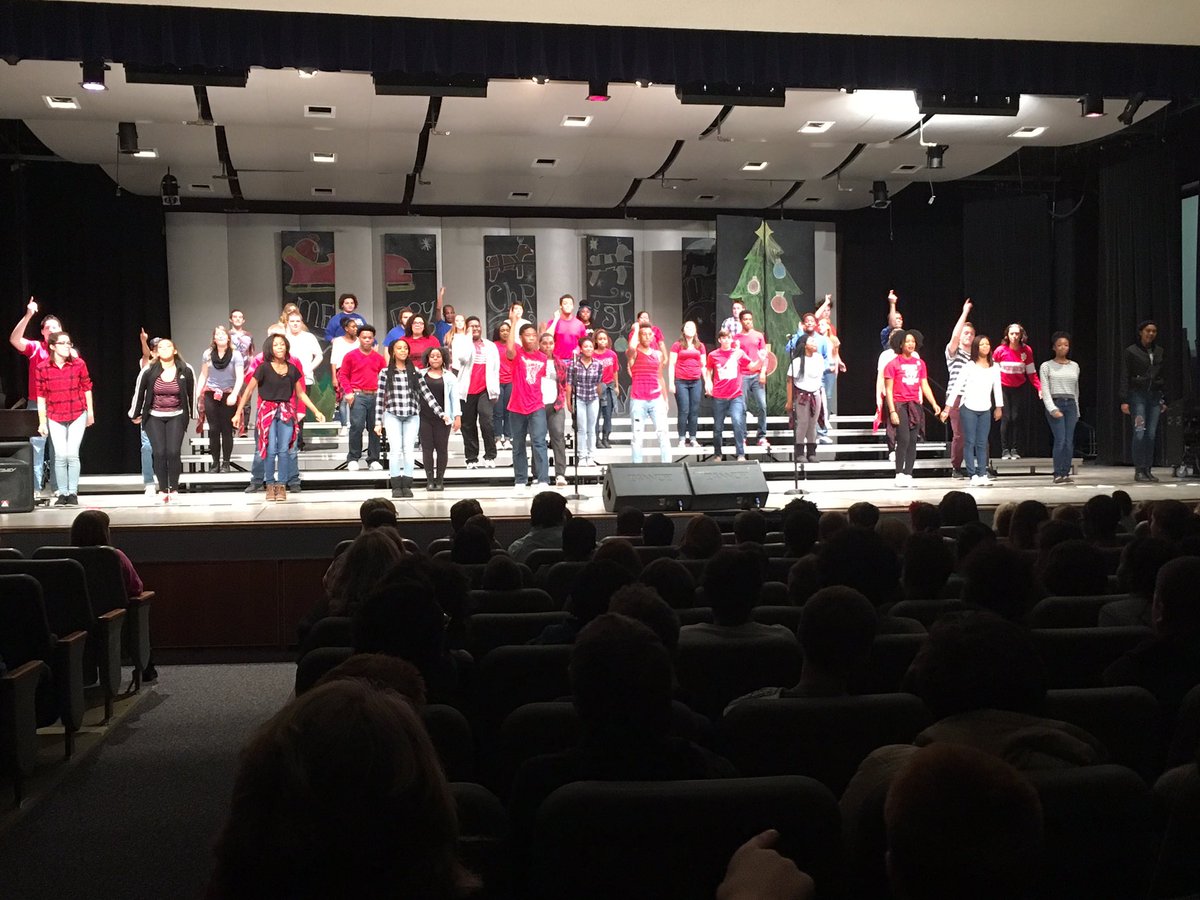 Erwin13Alicia's tweet photo. Can't wait to see what our 6th graders choose to pursue. Thanks @MarchingGiants @BDSorchestra @BenDavisChoirs https://t.co/nOkoggarOZ