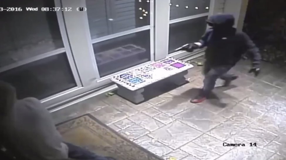 Courtney_Fisch_'s tweet photo. NO JOKE: #exclusive int w man who was beaten,tased by imposter #UPS guy. Houston--be on the lookout during holiday delivery season! đŠ #abc14 https://t.co/U66PCOenmr