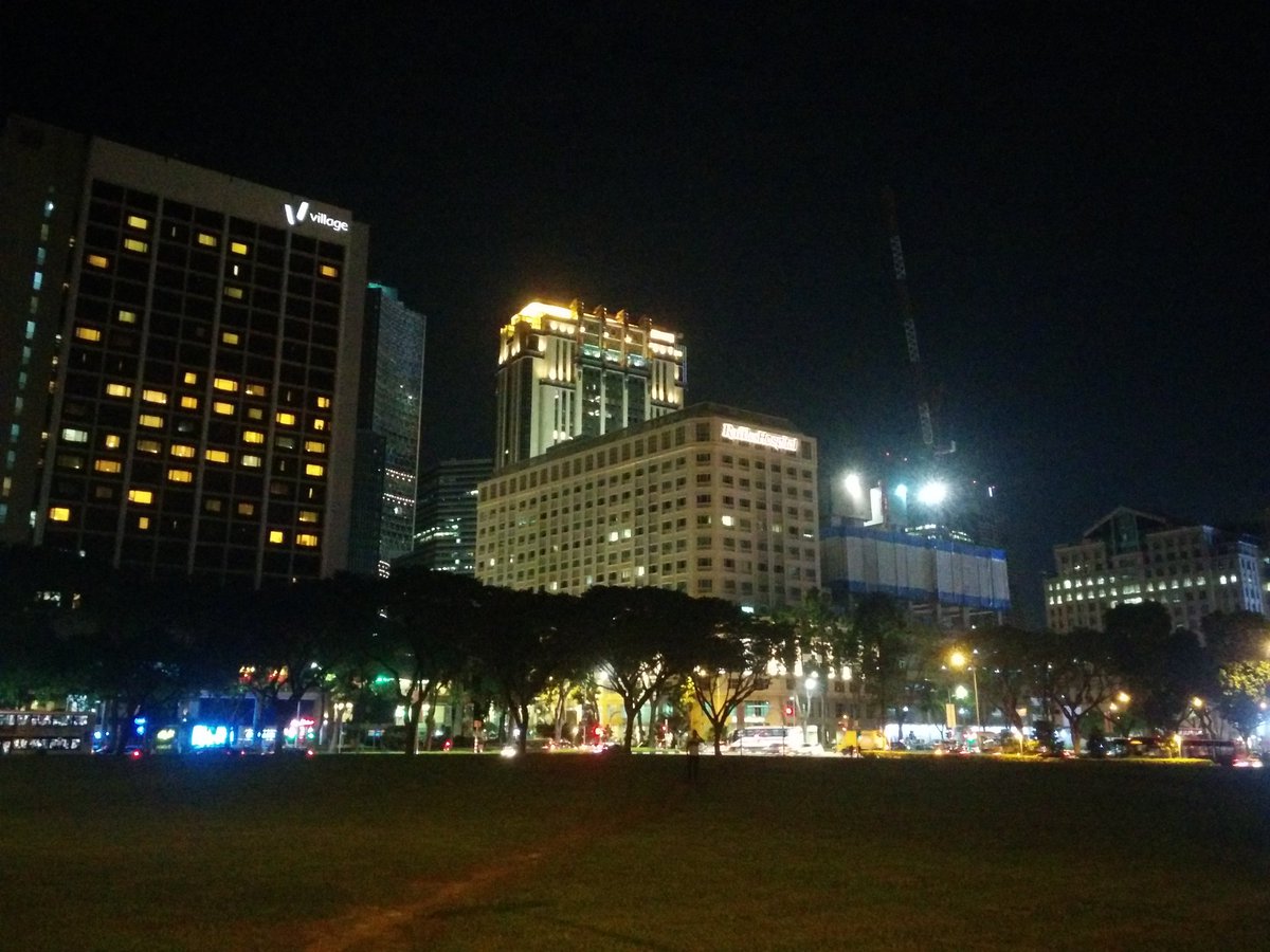 onlygooverland's tweet photo. Singapore at night. Can't believe I've finally made it #travel #bittersweet #onlyoverland https://t.co/u9S24hFMN6