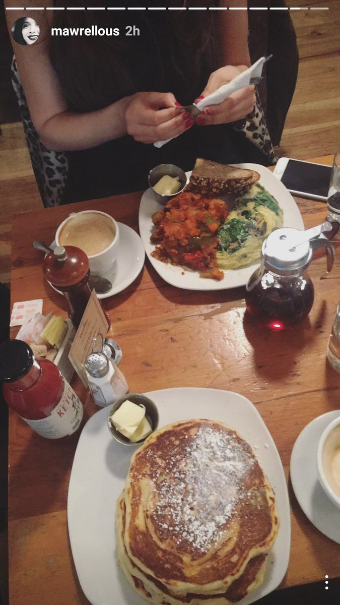 Jannathocane777's tweet photo. @MawraHocane @TheMahiraKhan in #NYC for #PakistaniFilmFestival
#girlsDayOut #MyFavouritesAreTogether โค๐๐ #mahiraMawra โค #Foodie ๐ https://t.co/R5oqjwVuyA