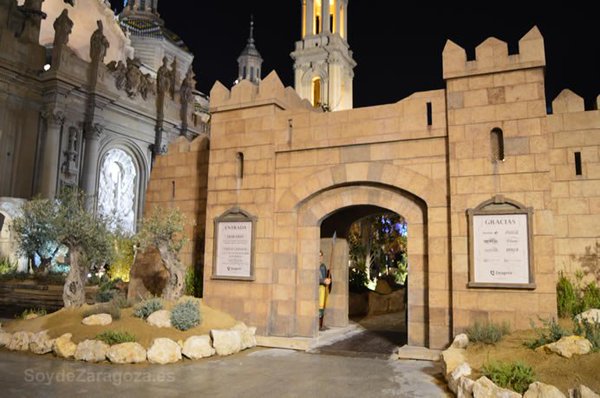 SoydeZaragoza's tweet photo. A las 19h se inaugura el Belén de la Plaza del Pilar.
:)
Horarios de visita: https://t.co/homJC4100i https://t.co/RIvuBIkMqY