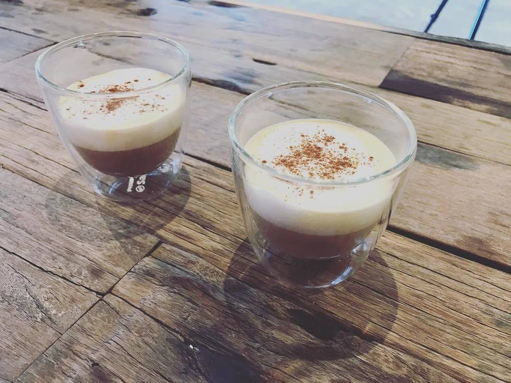 boxocoffee's tweet photo. Hand frothed vanilla and cinnamon infused milk latte topped with cinnamon anyone? #extremecoffee #boxofadventure https://t.co/l6f7dkNXRA
