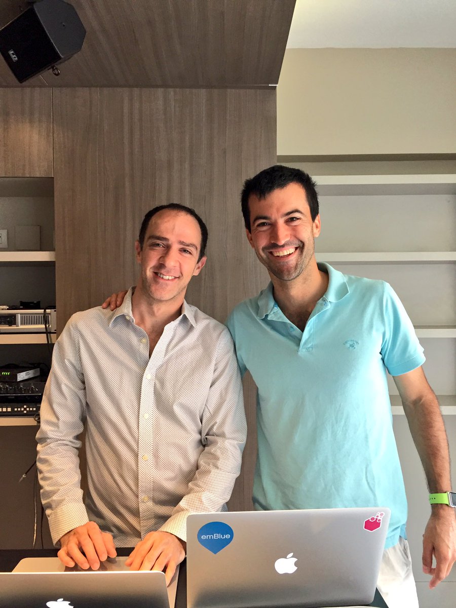 jdrault's tweet photo. De visita #analyticsGuru @saientzg a reforzar knowHow del team @embluemail en la materia #emailAnalytics cc @Resultics https://t.co/QxmN4aq2ya