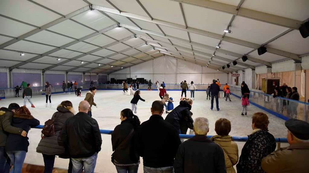 #Tardeperfecta de #diciembre en #Vigo: #patinajesobrehielo en #Samil y #PlazadelaEstrella + #tapeo @Invernalia_Ice