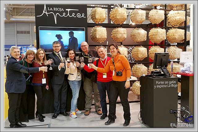 elliodeabi's tweet photo. Castilla y León Travel Bloggers se presenta en #Intur2016 y se da aconocer #cylesvida #cyltb https://t.co/783EIbpHza https://t.co/k1XvPZuGAo