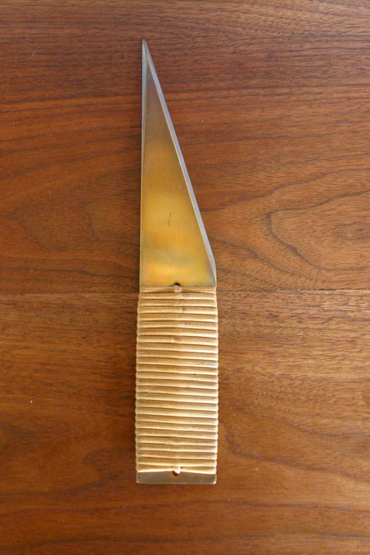 homedecorstyles's tweet photo. #Aubock #Design #Objects #design https://t.co/7InwVvHiVx Cane Wrapped #Bronze Letter #Opener, #1950S https://t.co/y2oHGkee2b