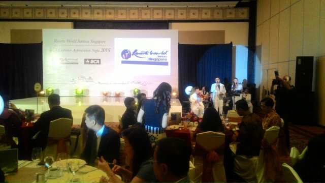#np on Resort World Sentosa Singapore presents <a href="/BankBCA_ID/">BANK BCA</a> customer appreciation night, at <a href="/ShangriLaSUB/">Shangri-La Surabaya</a> ballroom :)