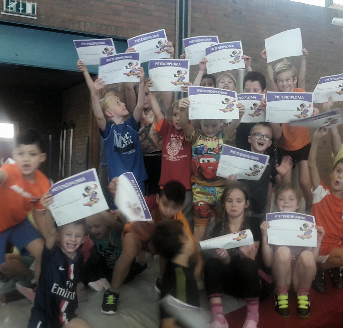 Zeker te weten dat de leerlingen van <a href="/Elzeneindschool/">Elzeneindschool Oss</a> hun Pietendiploma dik verdient hebben!! <a href="/SEC_Oss/">SEC</a>