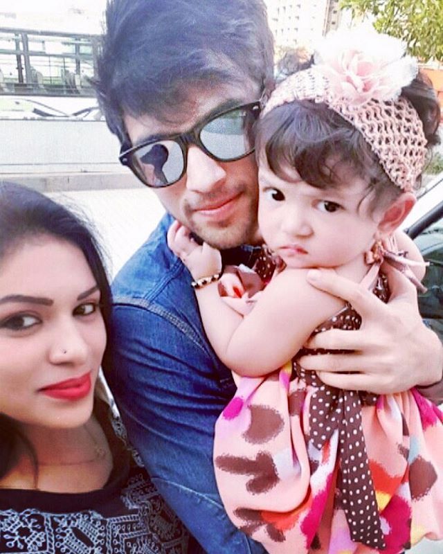 TellyTalkIndia's tweet photo. Family means everything to #ParthSamthaan.

How much does Parth mean to you? RT🔁 &amp; Reply. https://t.co/ciL7YgWJB5