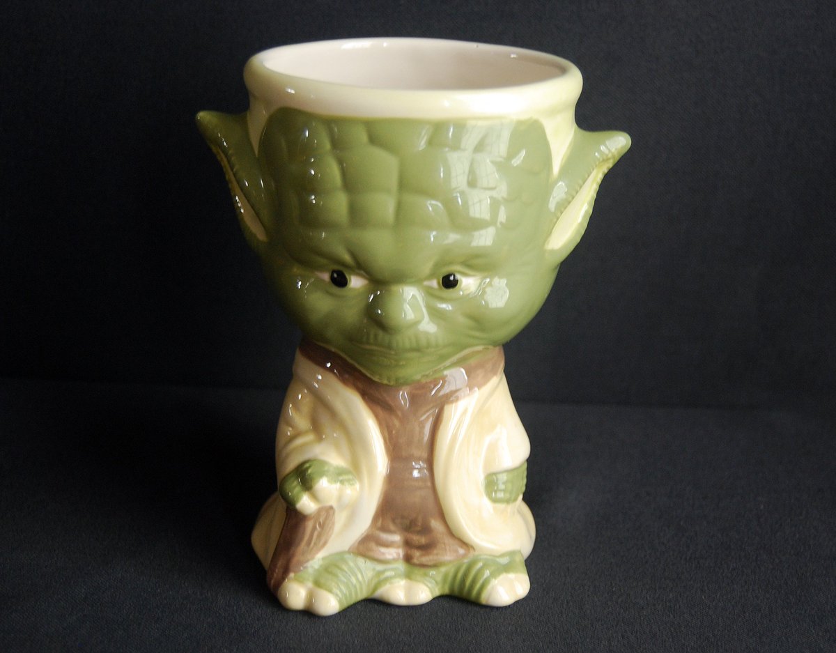 alisaamazingvtg's tweet photo. Star Wars Yoda Jedi Master Ceramic Collectible Mug 
https://t.co/ifgDr57Eq4
#StarWars #Yoda #CollectibleMug #StarWarsGifts https://t.co/0fqzrkUmSm