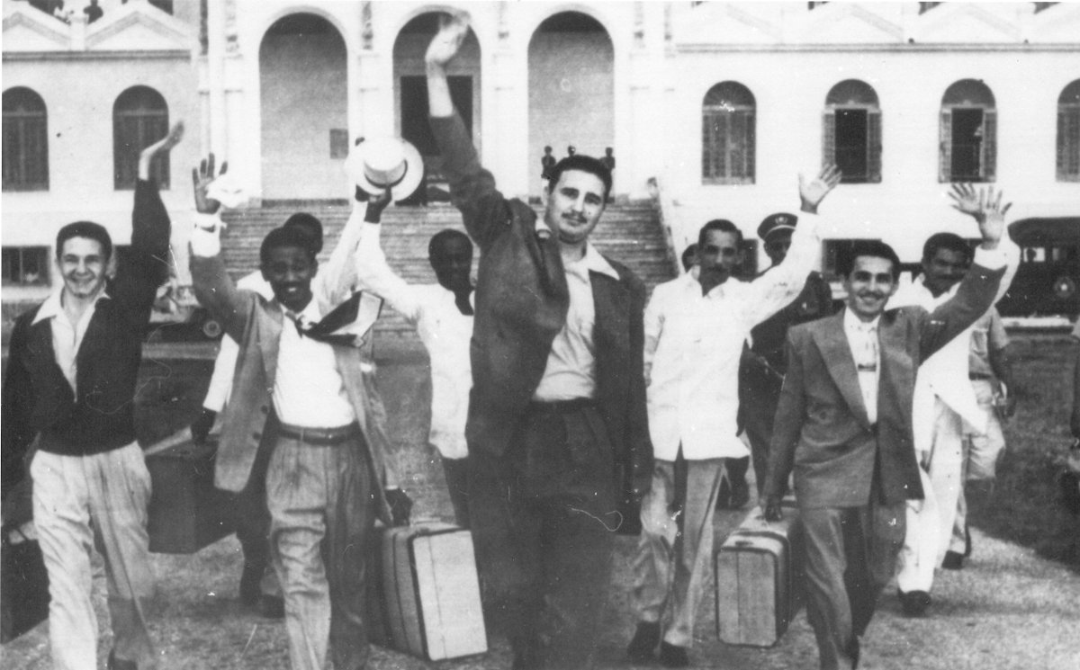 universidad_uci's tweet photo. Excarcelación del Presidio Modelo en Isla de Pinos #TributoaFidel  #HastaSiempreComandante #Cuba #FidelCastro https://t.co/3AqkyRsua7