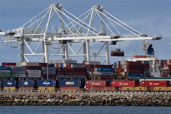 CBP's tweet photo. It’s a NEW ERA for exports—Automation will lead to more efficient processes that will help US companies stay competitive #ECTS2016 #CBPTrade https://t.co/F1ZvOIssCq