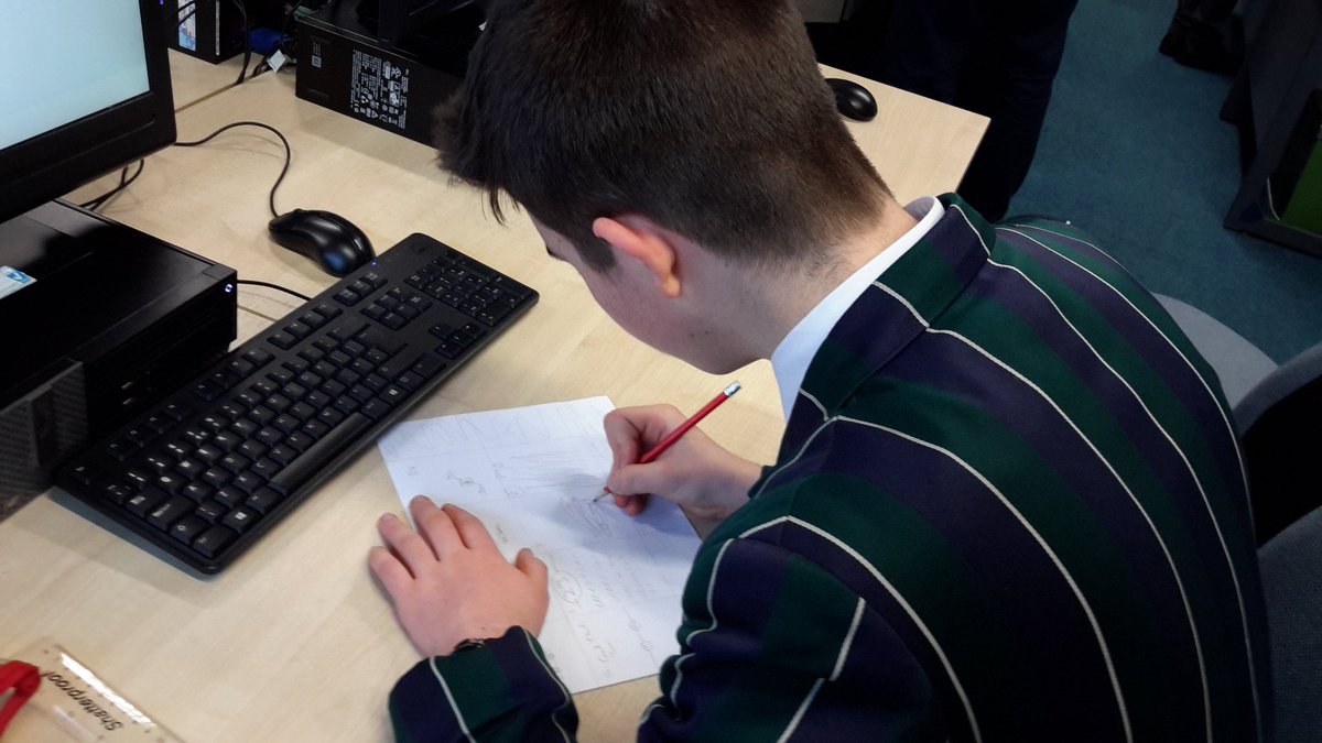 phoenixgbrf1's tweet photo. Tweaking our pit display #f1inschools #racetoregionals https://t.co/jIuPnLOYJS