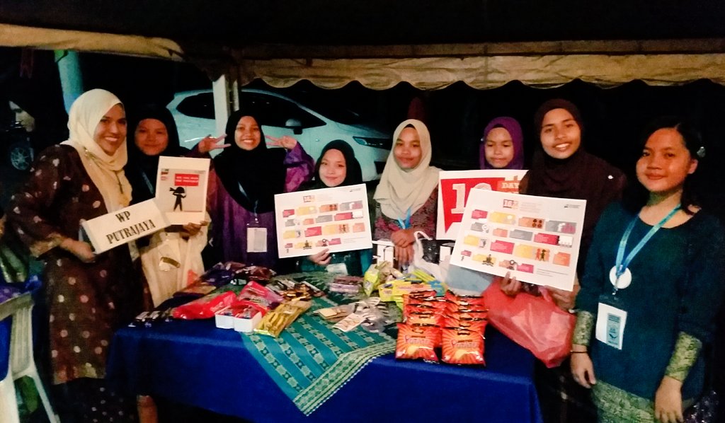 pputerimy's tweet photo. Putrajaya #GirlGuides at #IGGCC2016 Centenary Camp support #16DaysOfActivism against Gender-based Violence #16days #16ways #StopTheViolence https://t.co/Xr01sDKwjs