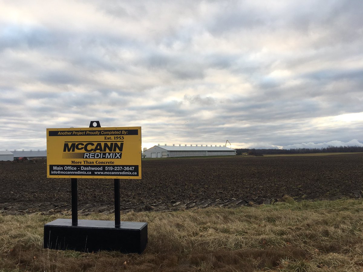 jeremyJmarsh's tweet photo. 180' diameter manure pit in watford this morning. #mccann2016 #agconstruction https://t.co/pzvmgtjnRg