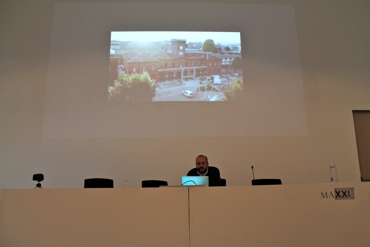 Museo_MAXXI's tweet photo. Dalla @trienaldelisboa con #JoséMateus alla @ScuolaHolden di Torino con @mauroberruto: al MAXXI il viaggio di #CittàComeCultura continua! https://t.co/6XoRzbZetH