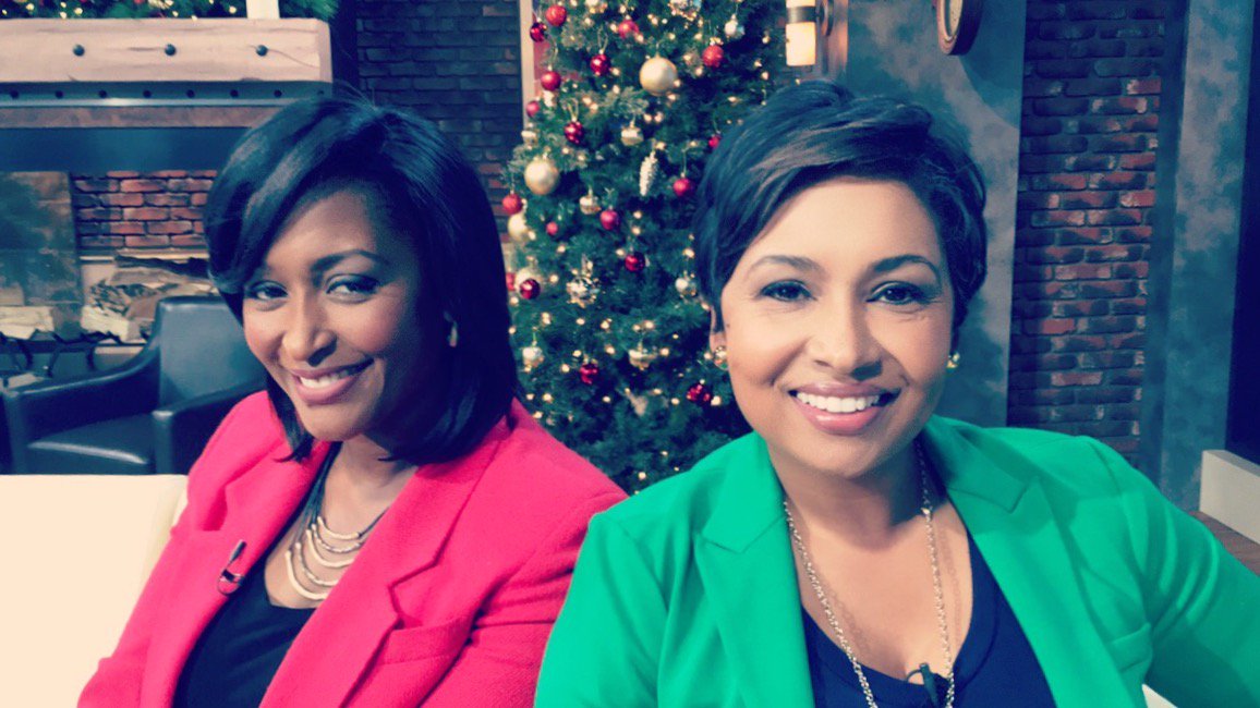 MaureenUmehFox5's tweet photo. In the holiday spirit with @Fox5DCAllison
Happy Friday, everyone. #fab5pics #gooddaydc https://t.co/0ZvmuafG65