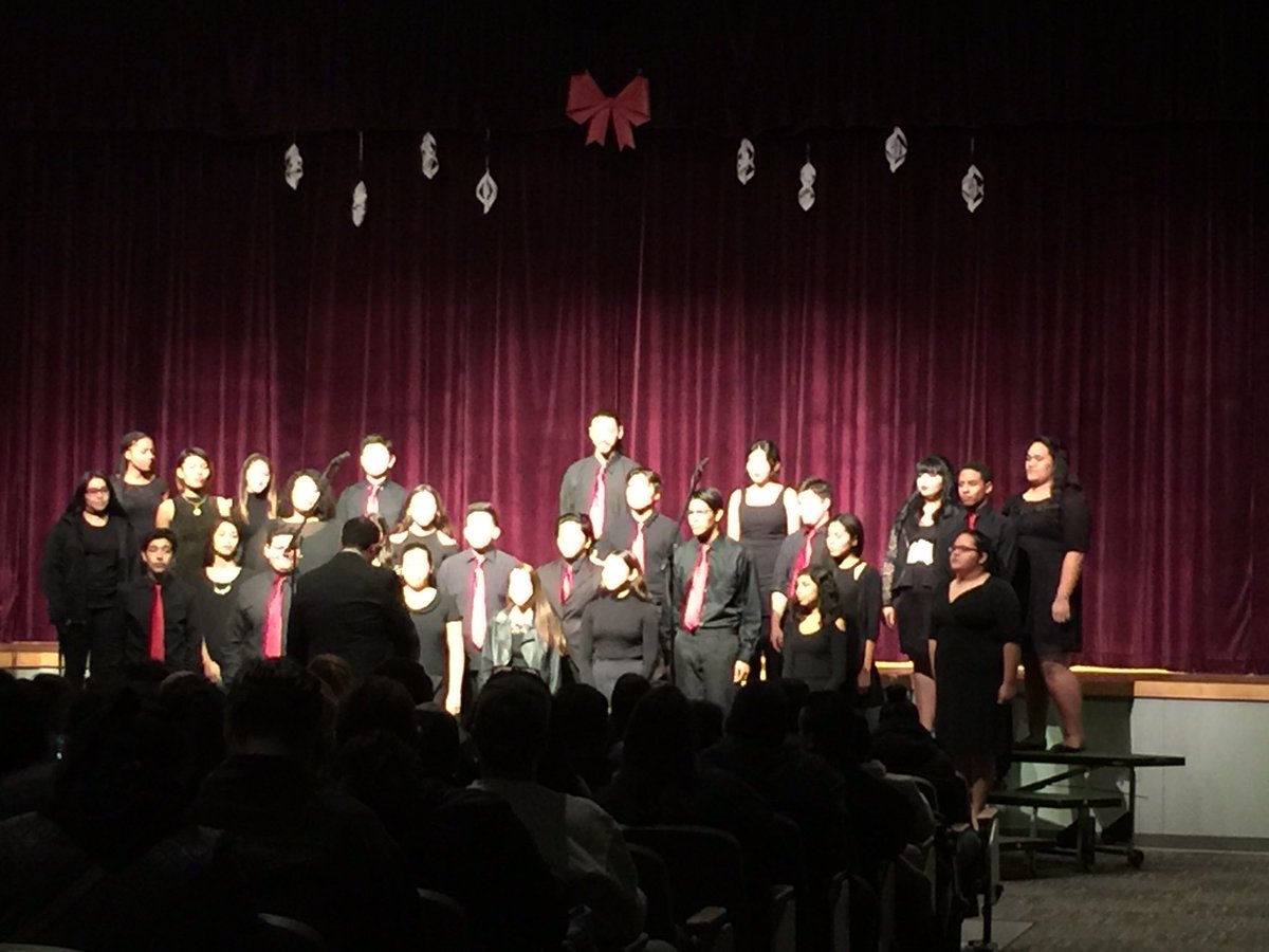 PiratesPHS's tweet photo. Great Choir Concert last night including all three choirs and several solos!!! https://t.co/FEmX5gxCqR