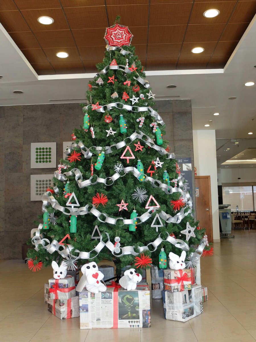 Yolanda43121963's tweet photo. Decoración navideña realizada artesanalmente con productos reciclados por el equipo de pisos #XMASTRYP #TRYPOCEANIC #mhispain #Feliz Navidad https://t.co/BtpFfCMlvf