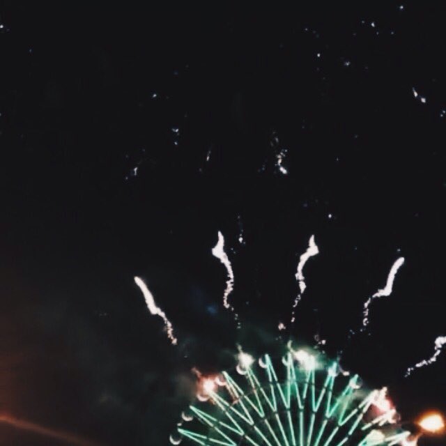triisshhhh's tweet image. #pyrofest 👏🏼🎉🎆